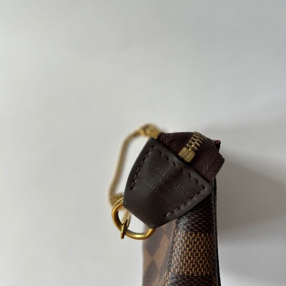 LOUIS VUITTON DAMIER EBENE MINI POCHETTE ACCESSOIRES - Picture 9 of 11